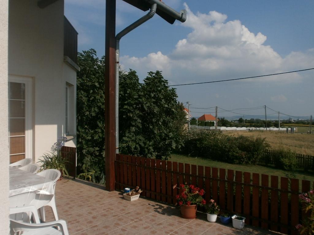 Feher Rozsa Apartman Cserszegtomaj Luaran gambar