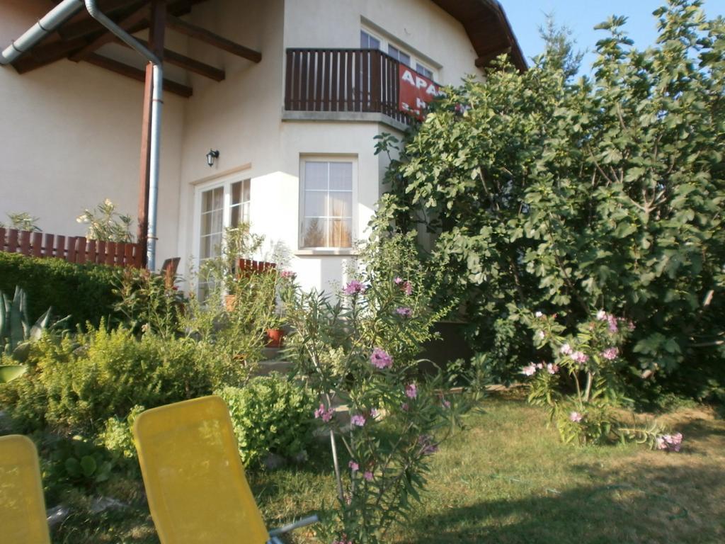 Feher Rozsa Apartman Cserszegtomaj Luaran gambar